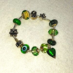 Beautifully crafted green shades PanDO-ra style sterling silver 8"